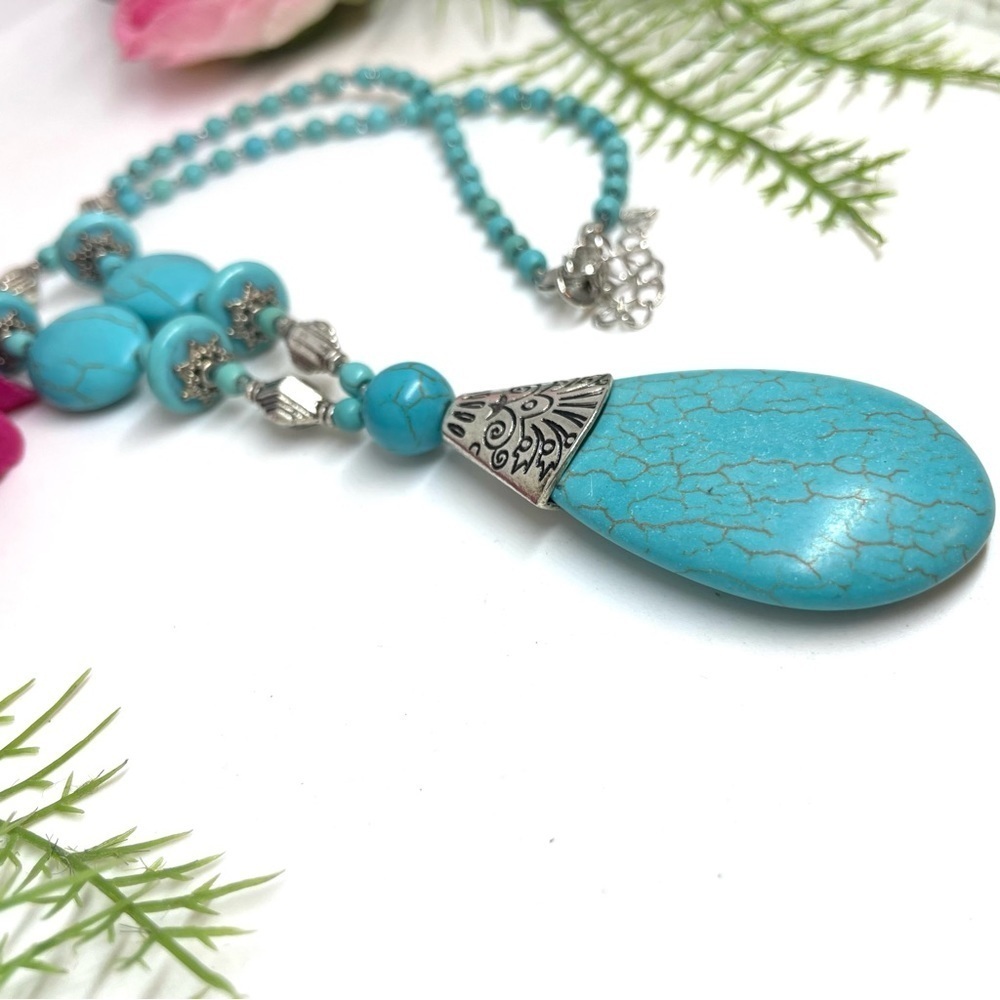NEW⚜️Turquoise Howlite Stone Teardrop Beaded Necklace - Picture 3 of 7